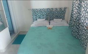 Suites Geriba -Ar Condicionado - Banheiro Privativo - Pertinho Da Praia
